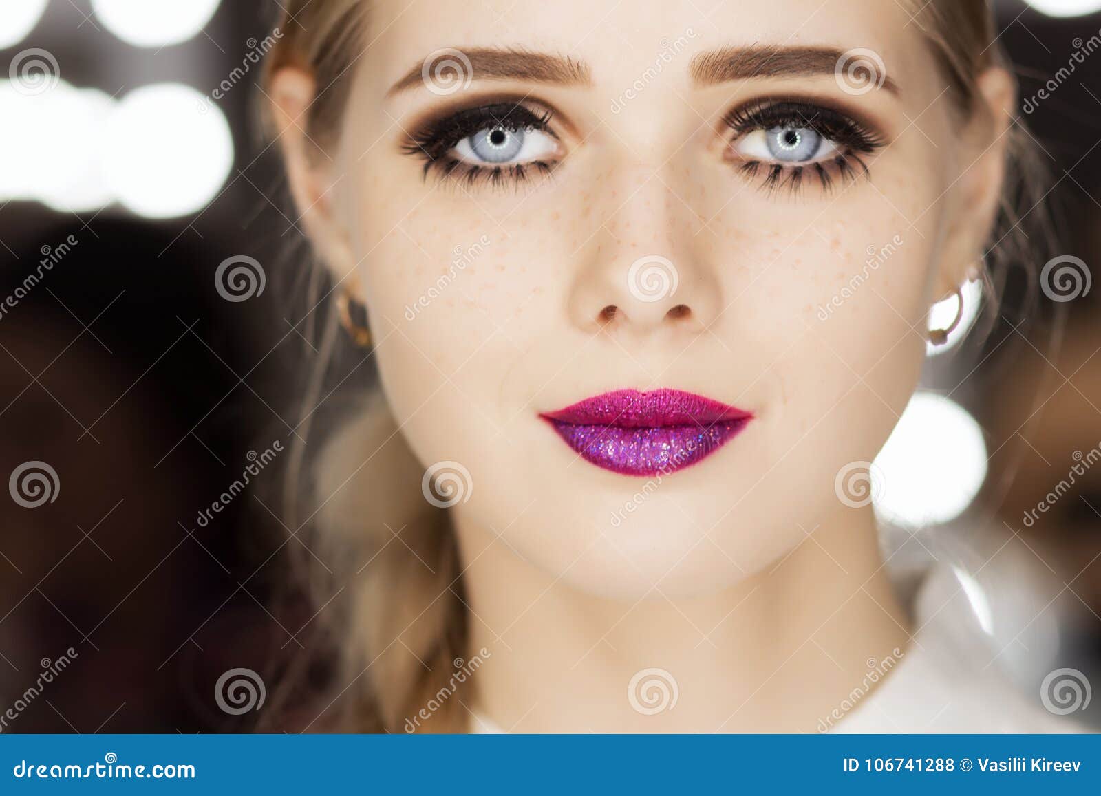 Beautiful Glamour Girl With Short Blonde Hair Stock Photo Image