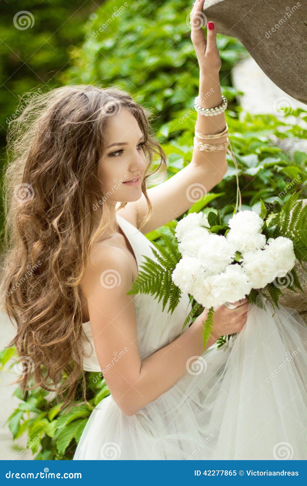 Beautiful Happy Bride with Long Wavy Hair and Wedding Makeup Ho Stock Image  - Image of happy, elegance: 42277865