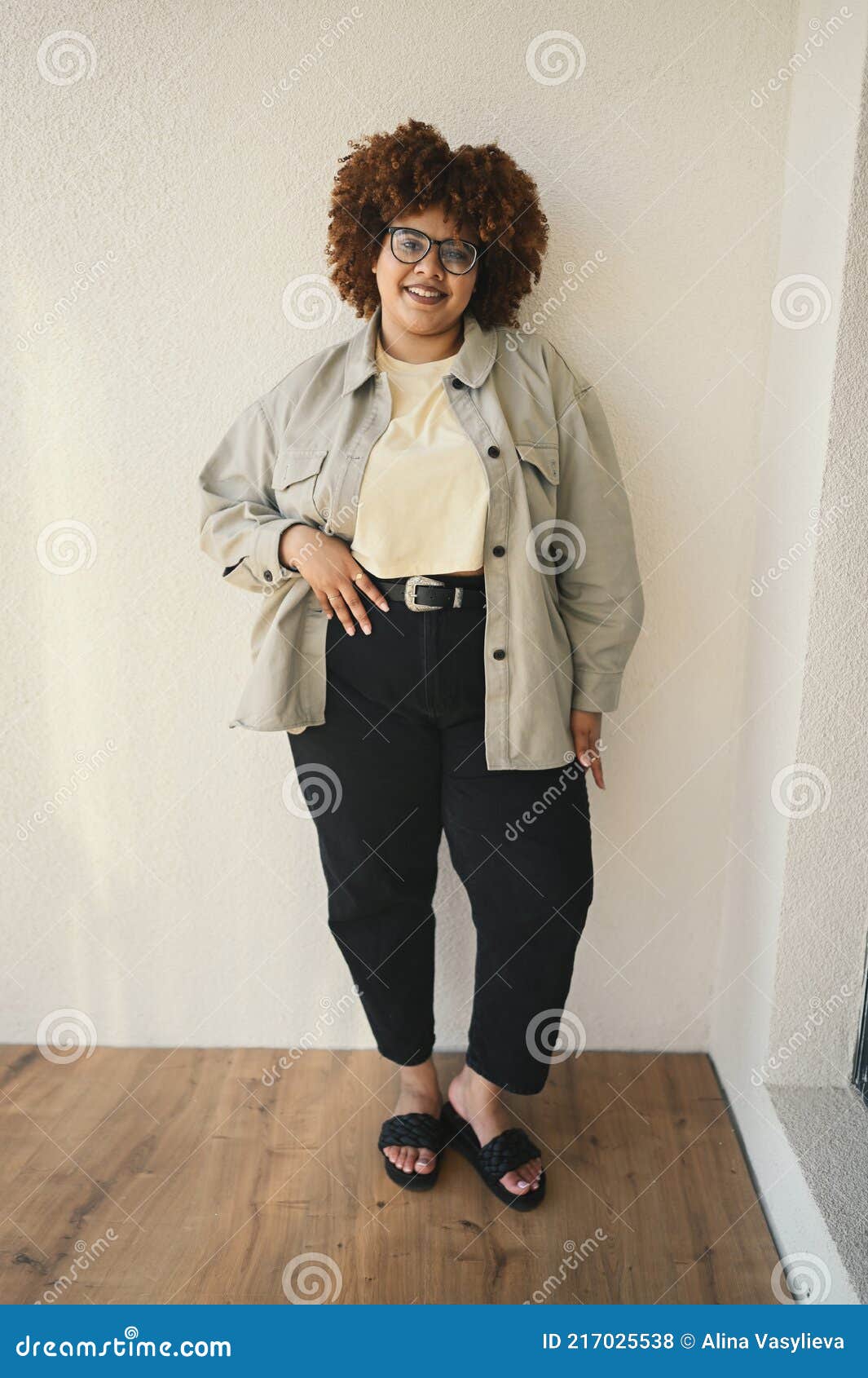 curvy girl with glasses dressing