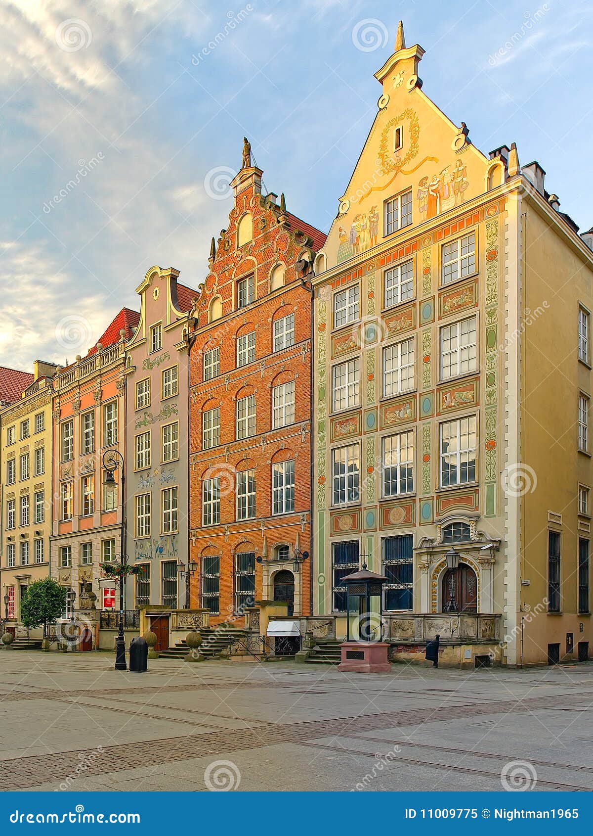 beautiful houses in gdansk