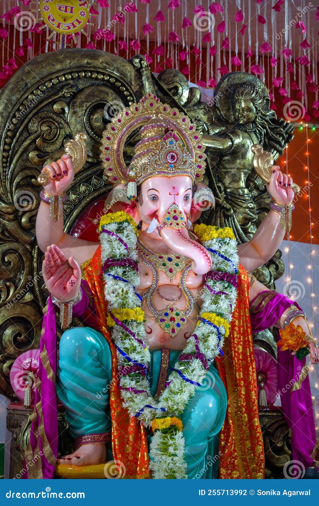 A Beautiful Idol of Lord Ganesha Stock Photo - Image of asian, festive ...