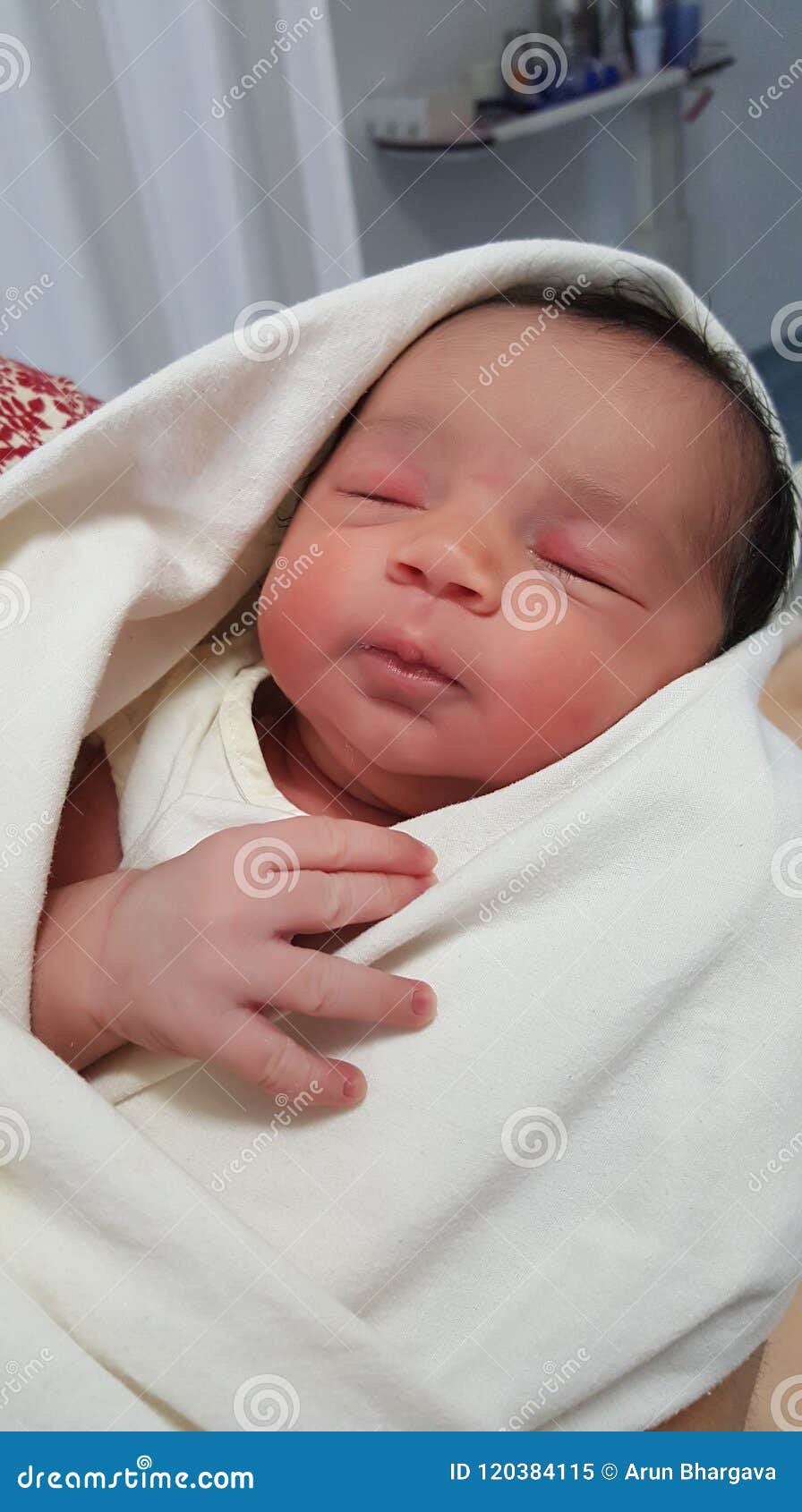 Close Up of Happy Healthy Indian New Born Baby Stock Image - Image of  focus, head: 120384115