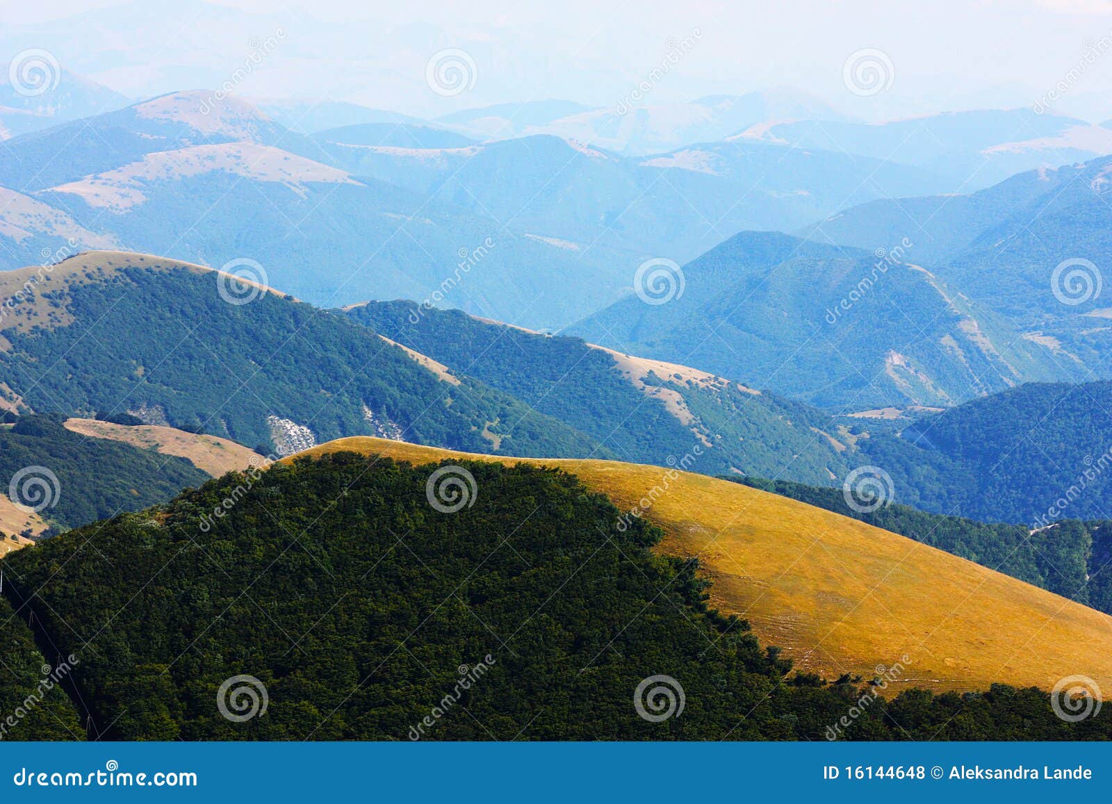 beautiful landscapes of the apennines