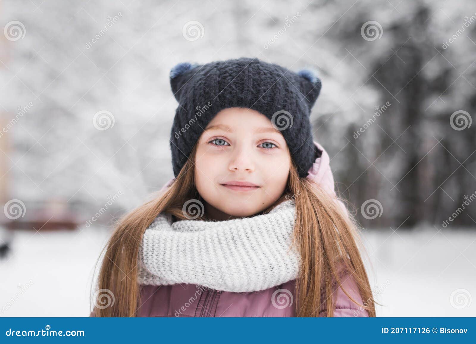 Beautiful Little Girl Five Years Old Portrait in a Snowy City Park ...