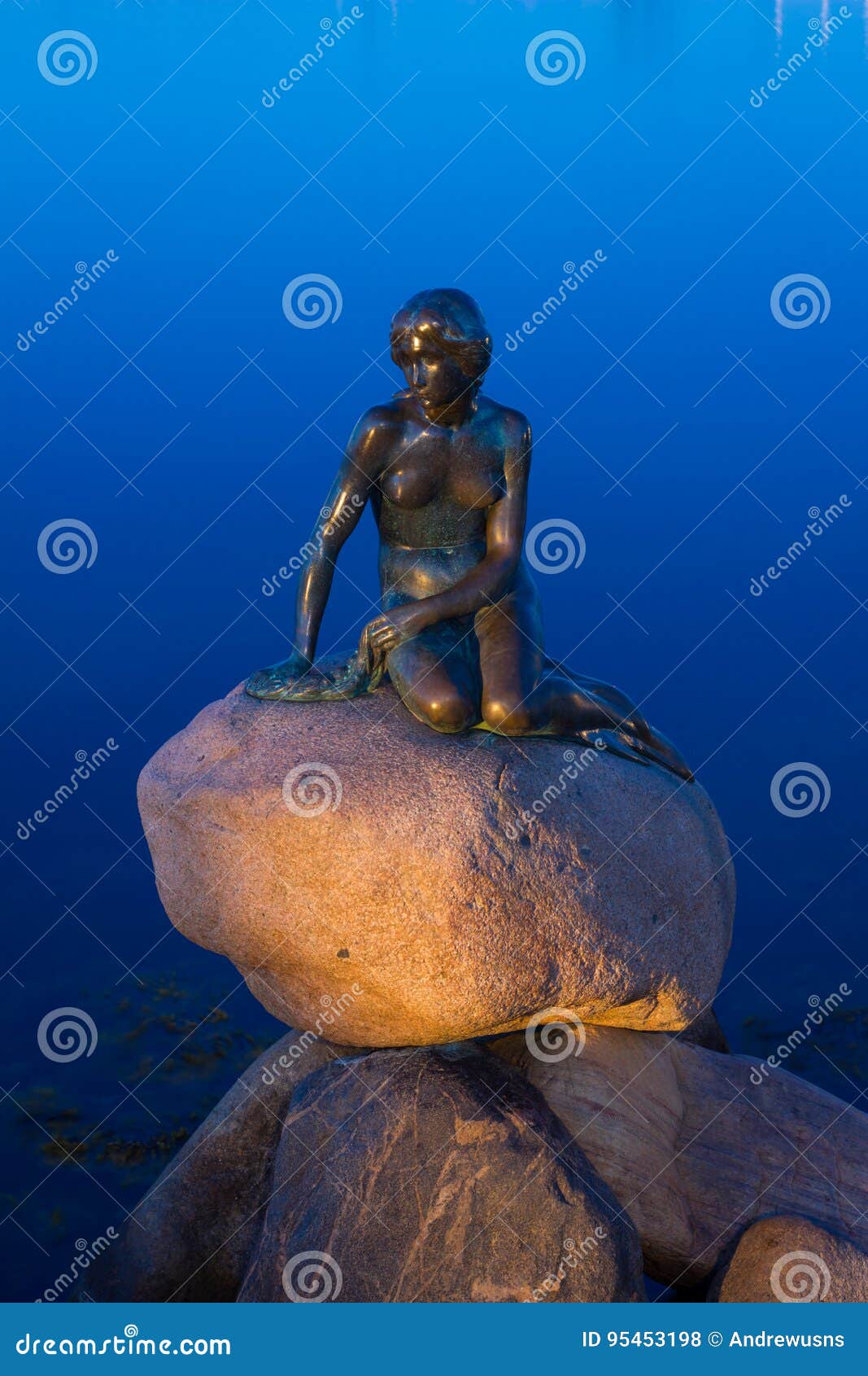 Beautiful Little Mermaid Statue Copenhagen Editorial Stock Photo ...