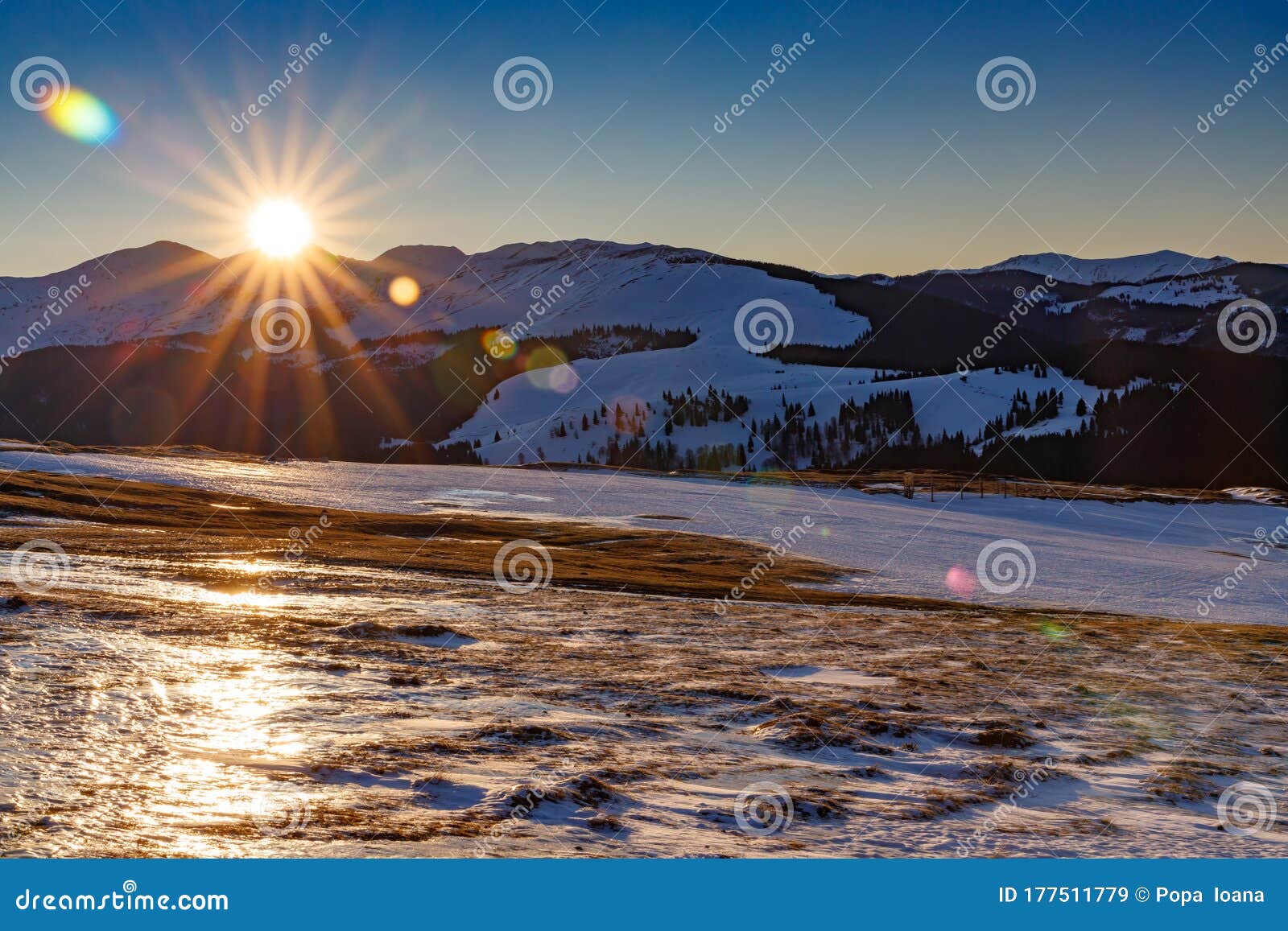 beautiful mountain landscap ein winter. rodnei mountains