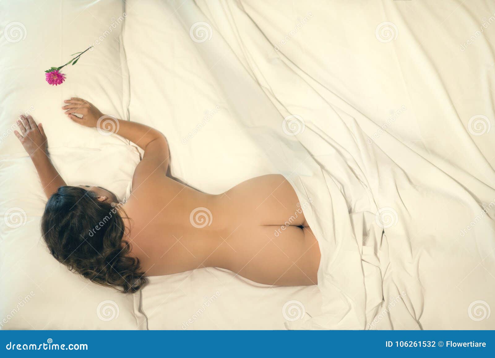 nude girl sleeping in bed