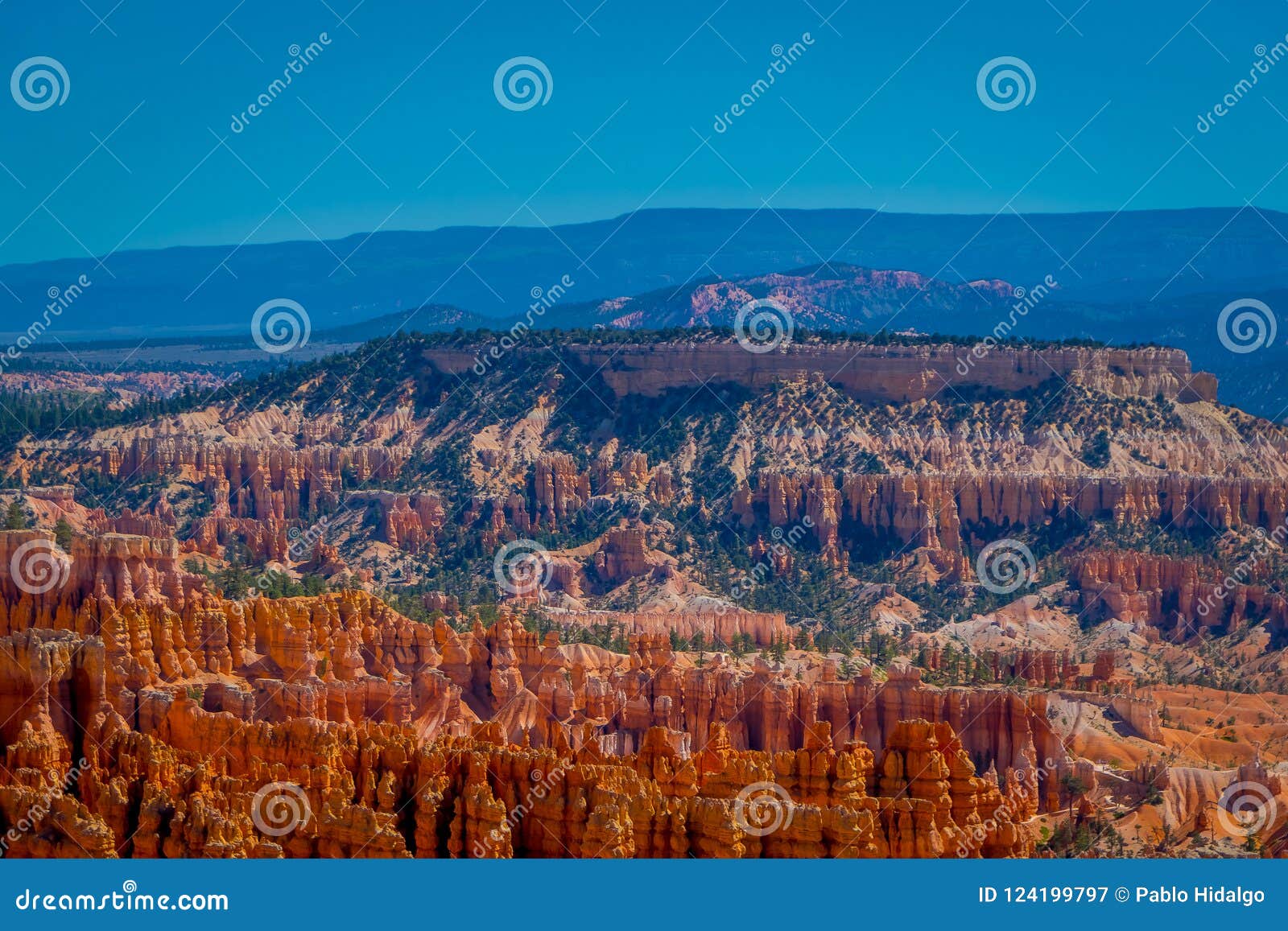 beautiful outdoor view of hoodoo landscape of bryce canyon national park