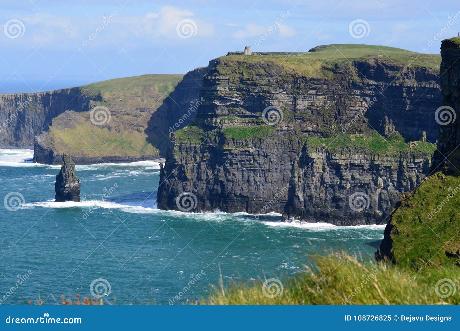 beautiful photo of the cliffs of moher in ireland