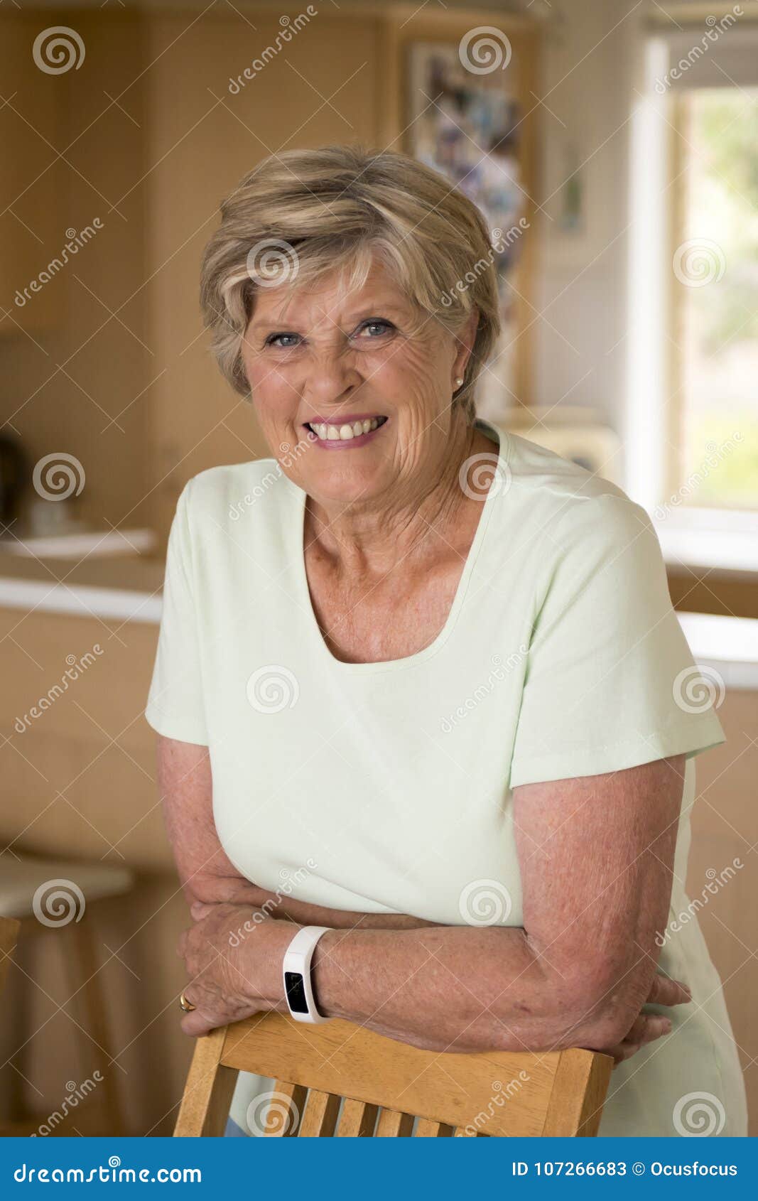older mature woman selfies