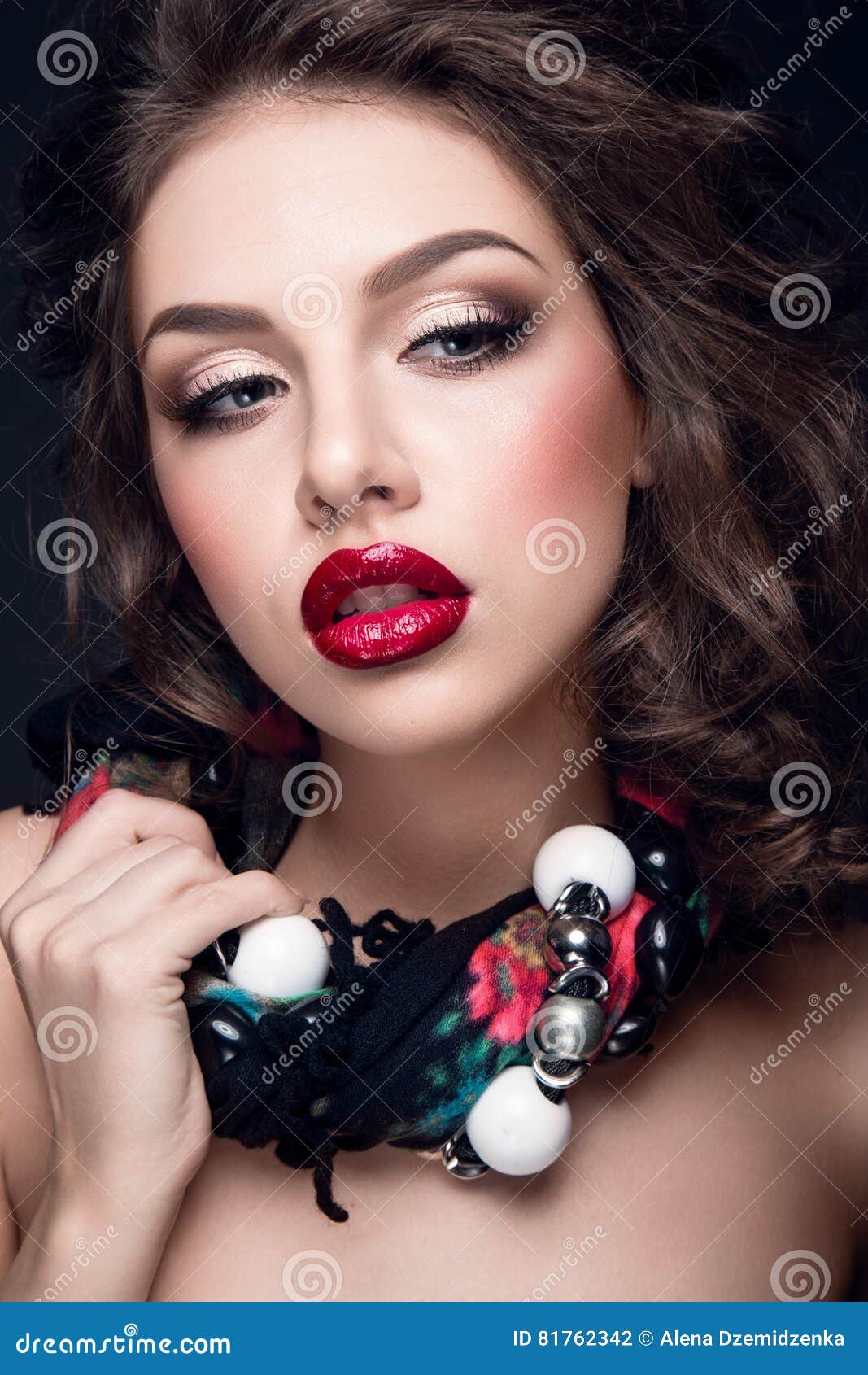 https://thumbs.dreamstime.com/z/beautiful-portrait-woman-red-lips-jewelry-neck-russian-beauty-81762342.jpg