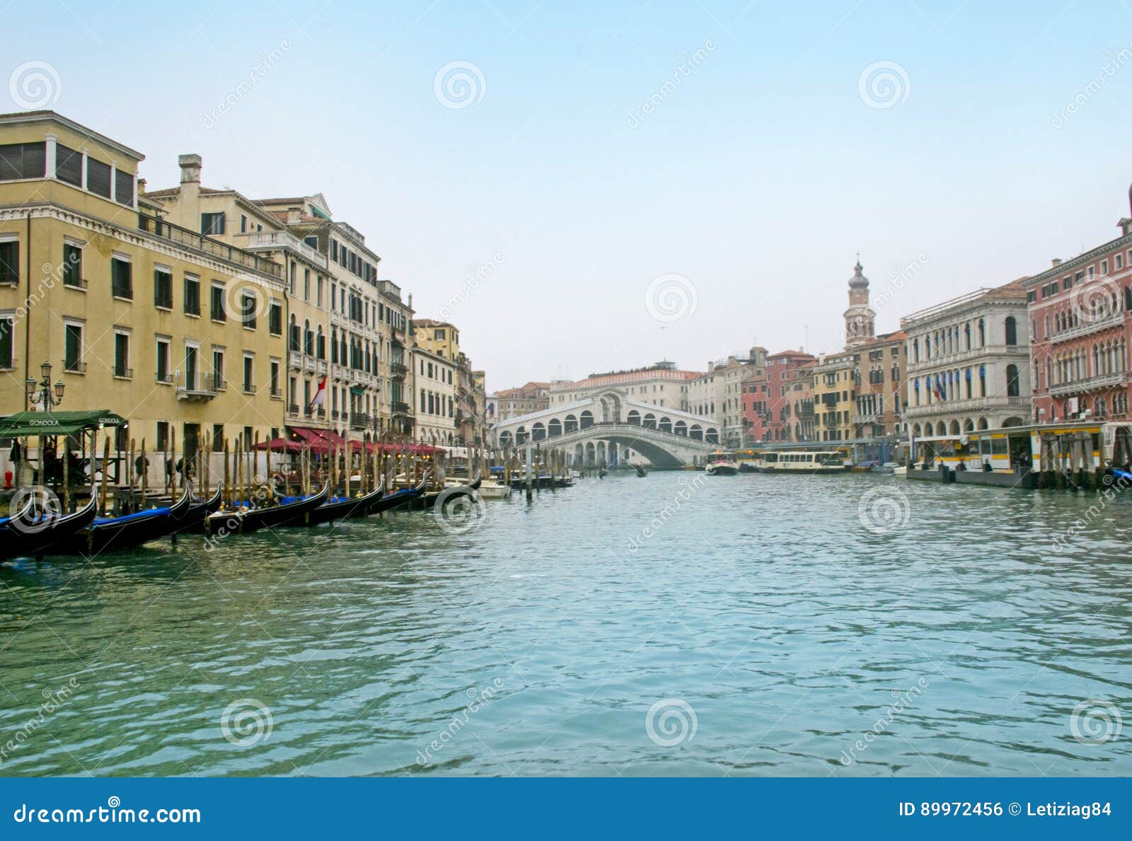 beautiful rialto bridge