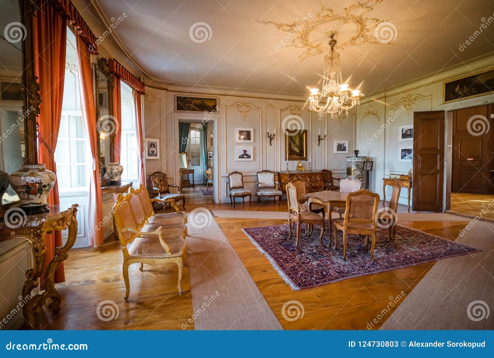 https://thumbs.dreamstime.com/z/beautiful-rich-classic-interior-xix-century-old-house-beautiful-rich-classic-interior-xix-century-124730803.jpg