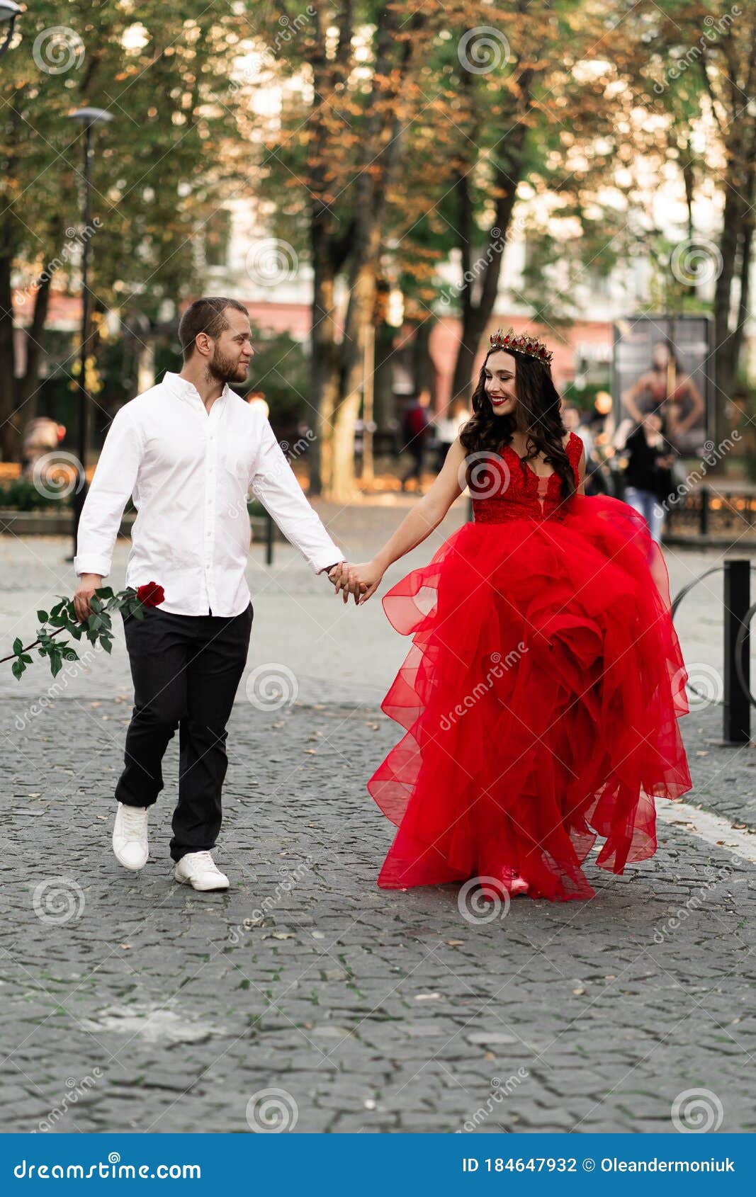 6,712 Couple Red Dress Stock Photos, High-Res Pictures, and Images - Getty  Images