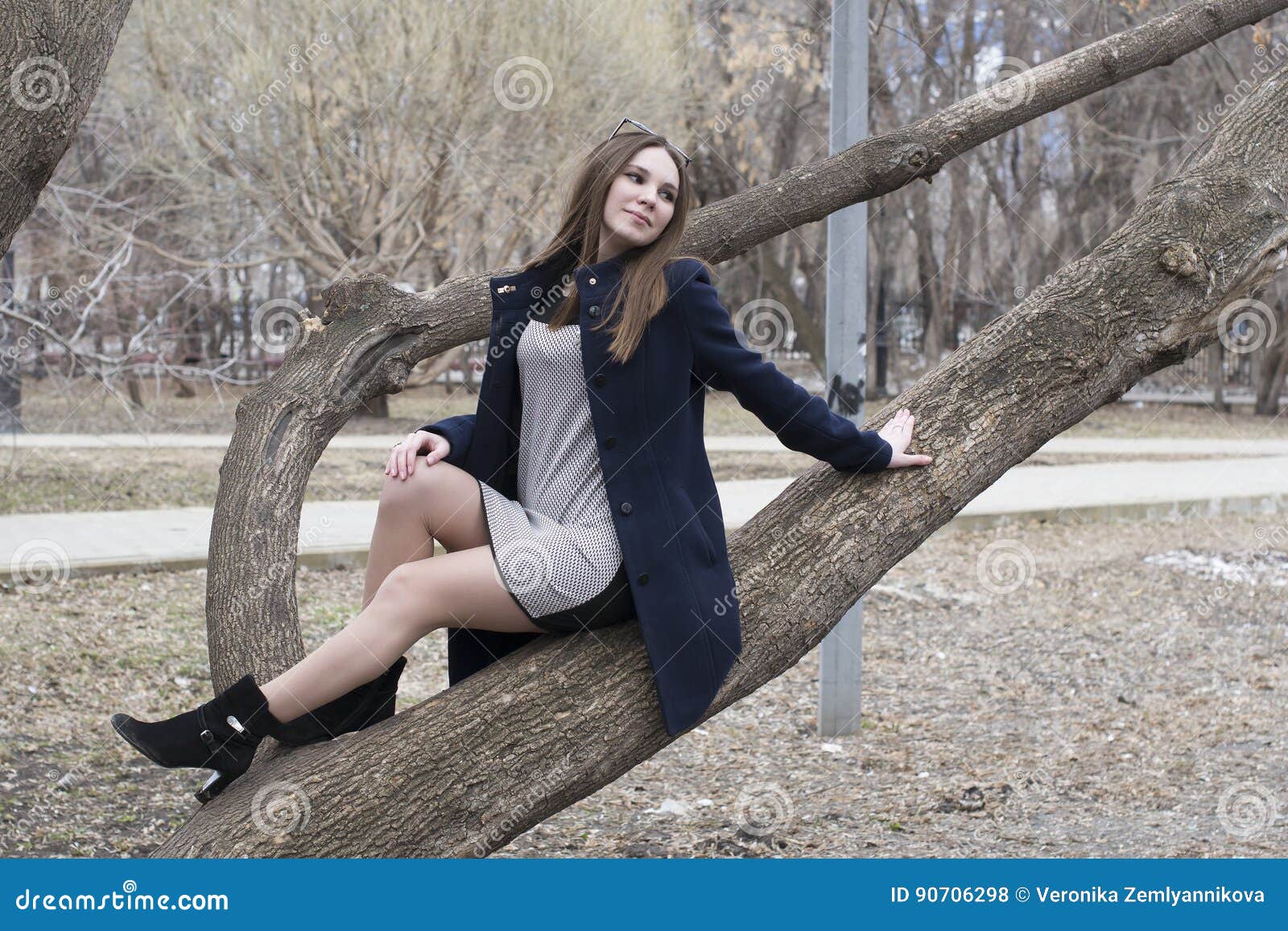 HD wallpaper: look, trees, nature, pose, Park, model, portrait, makeup,  dress | Wallpaper Flare