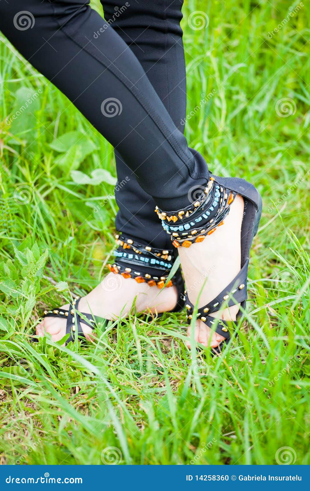 Pin by Fari💖 faizzy on dpz | Footwear design women, Heels, Wedding shoes  low heel