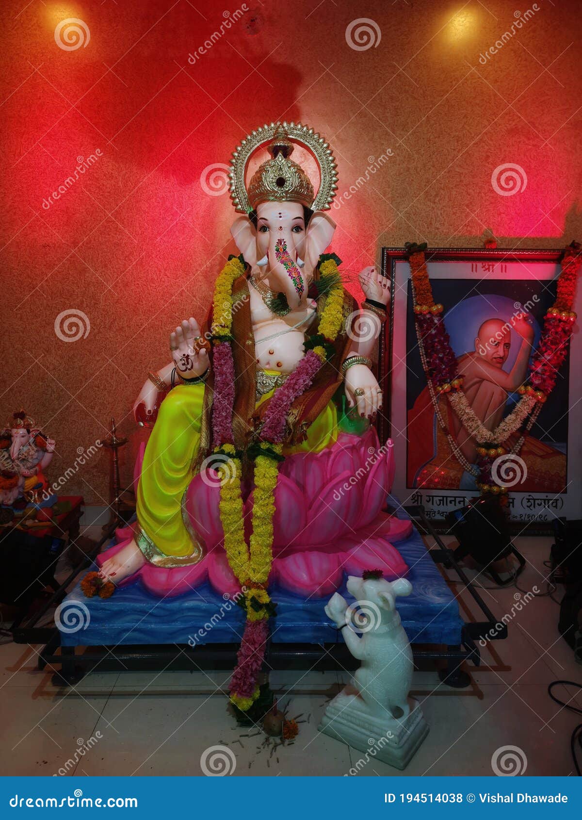 The Beautiful Sculpture of Lord Ganesha Ganpatifestival2020 Narayan ...