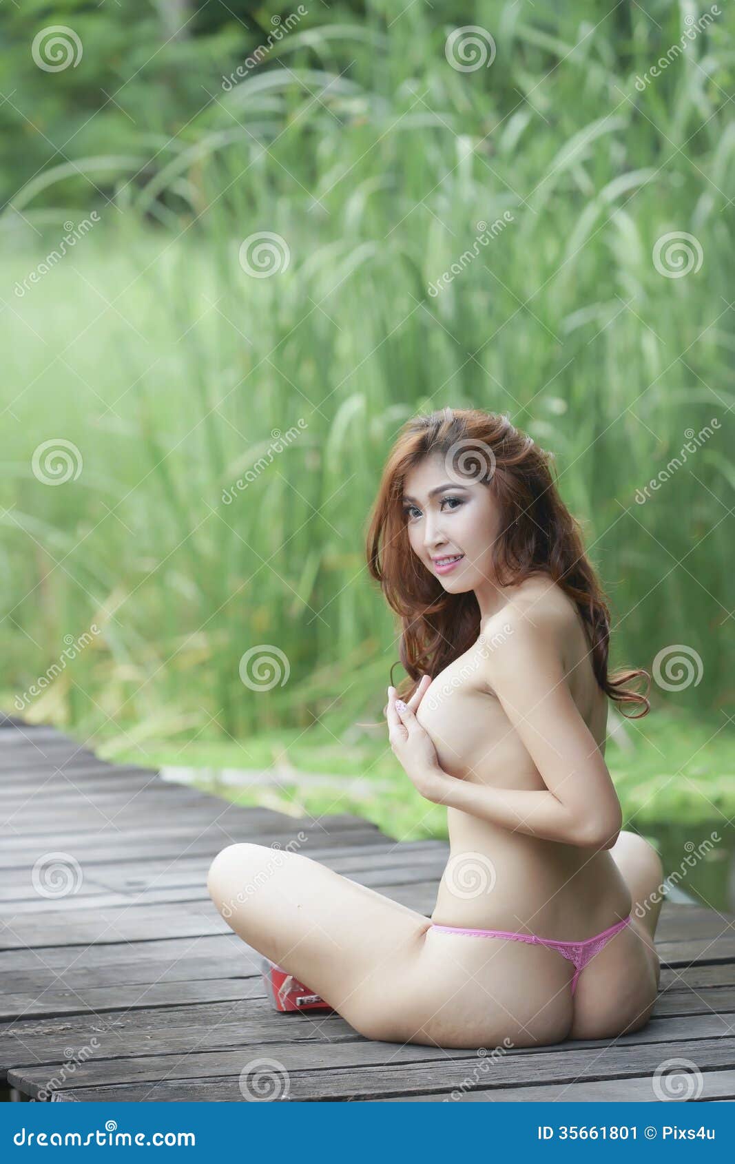 Outdoors Sexy 80