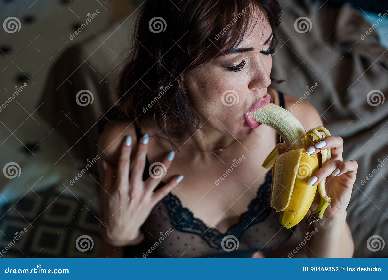 Sexy Banana Sucking