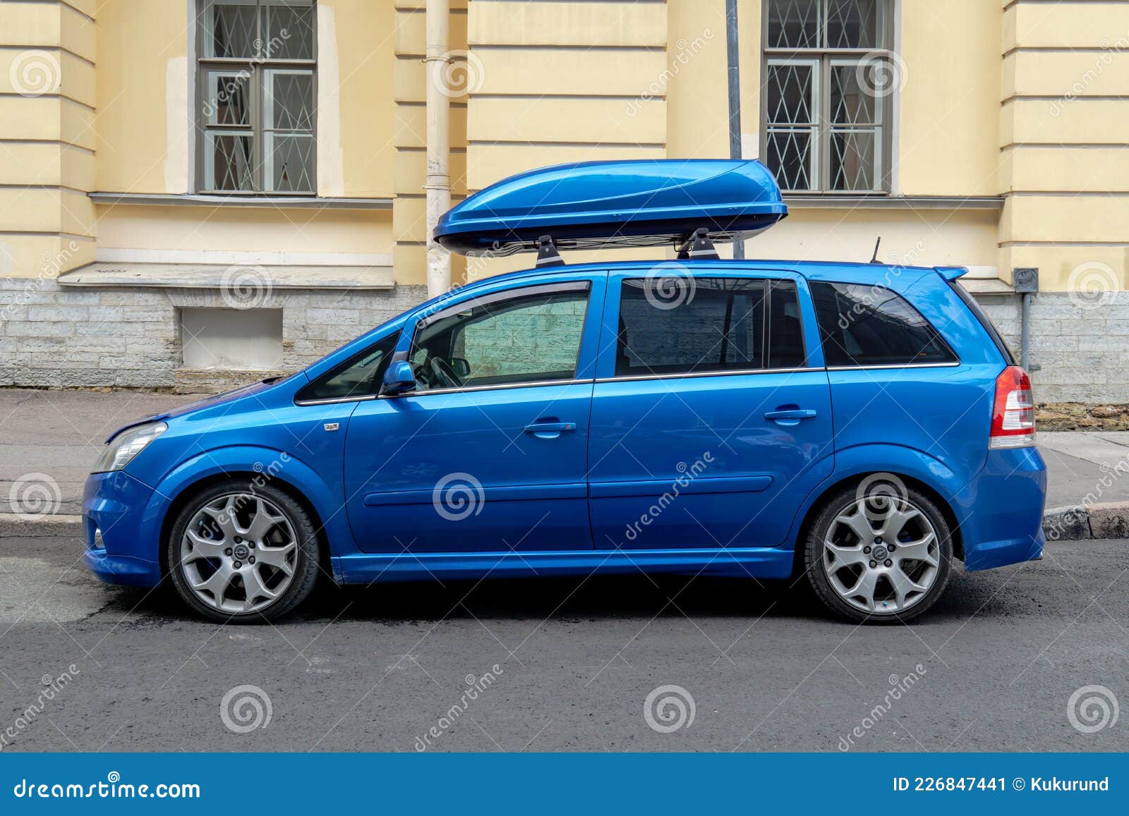 Opel Bonnet avec inscription « OPC » Bleu