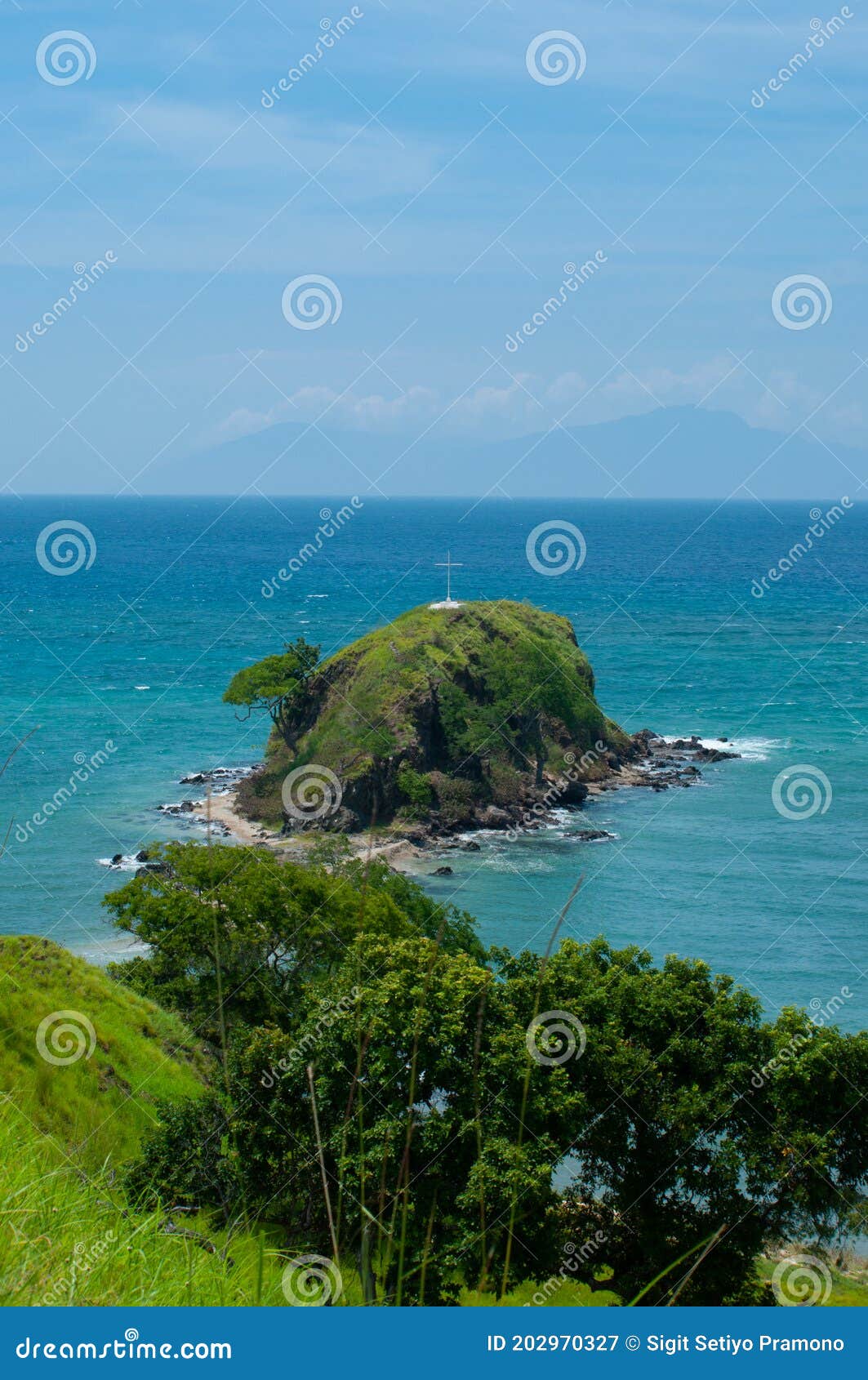 a beautiful small island in manatuto timor leste