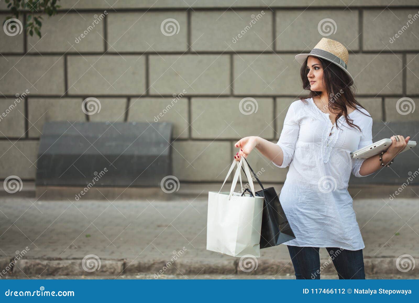 Lids Hat Store Stock Photos - Free & Royalty-Free Stock Photos from  Dreamstime