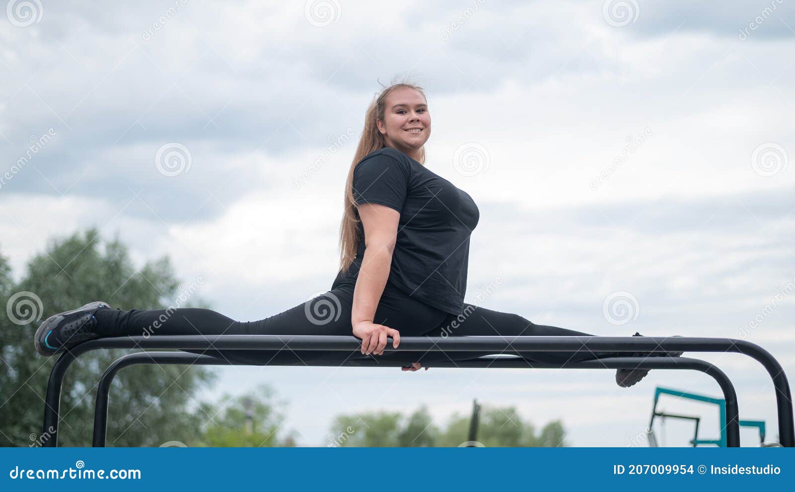 Little Gymnast Girl Nude