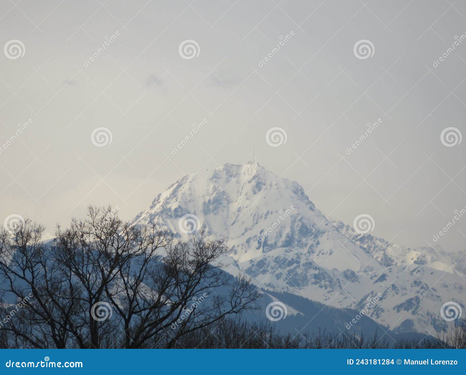 beautiful snow-capped mountains height remoteness immensity landscape