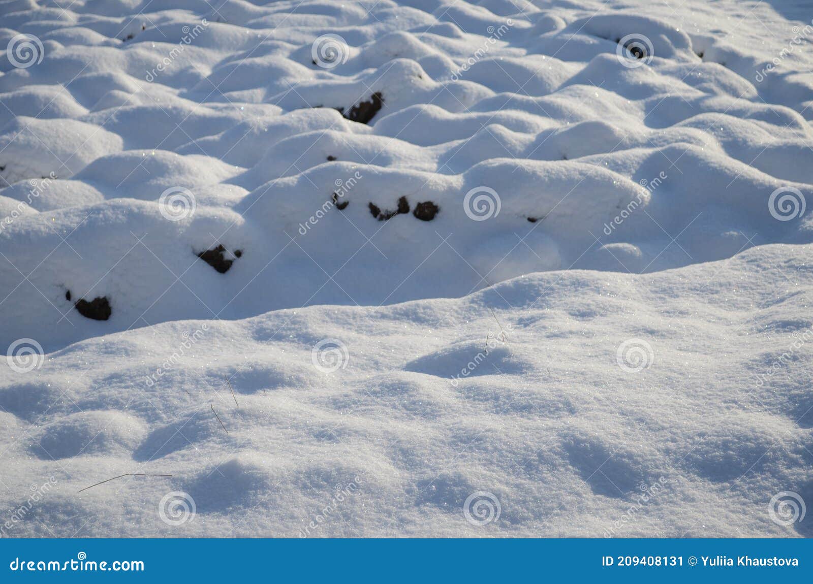 Beautiful Snow Pattern Wallpaper for Desktop, Texture of Snowfall on Rock.  Collection of Fresh Snow on Ground Stock Image - Image of field, fresh:  209408131