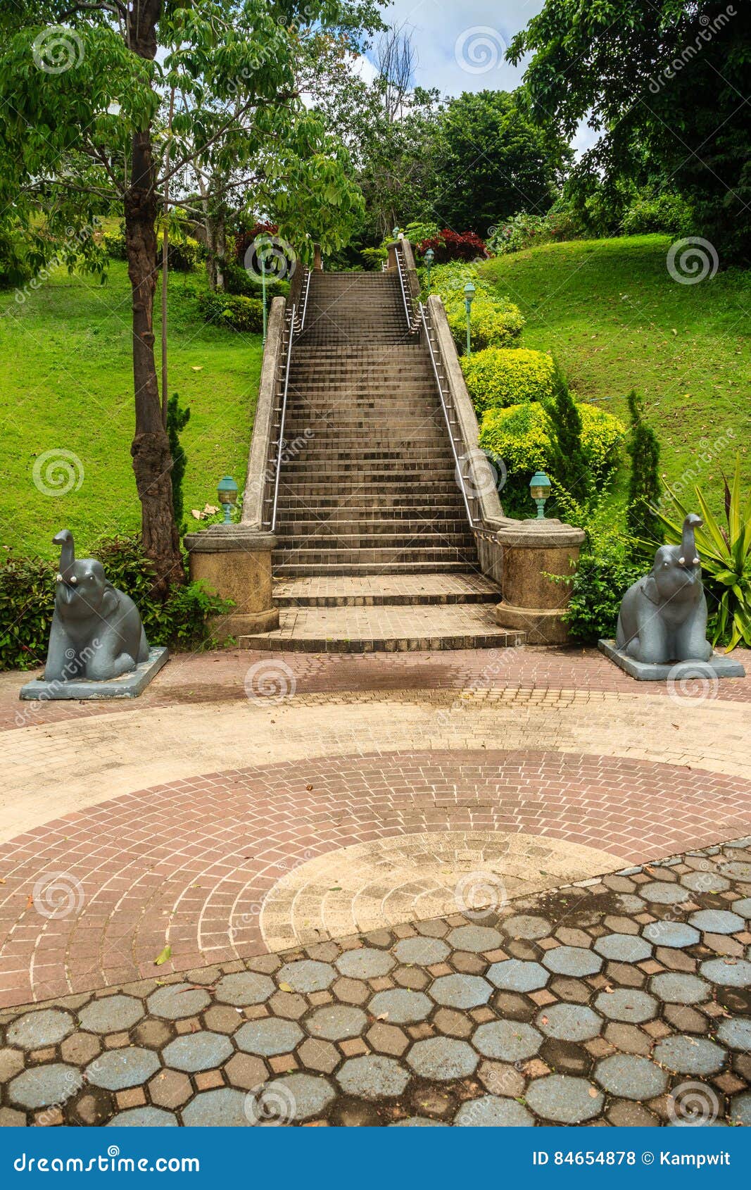 beautiful stairway to khao-khad views tower, tourists can enjoy
