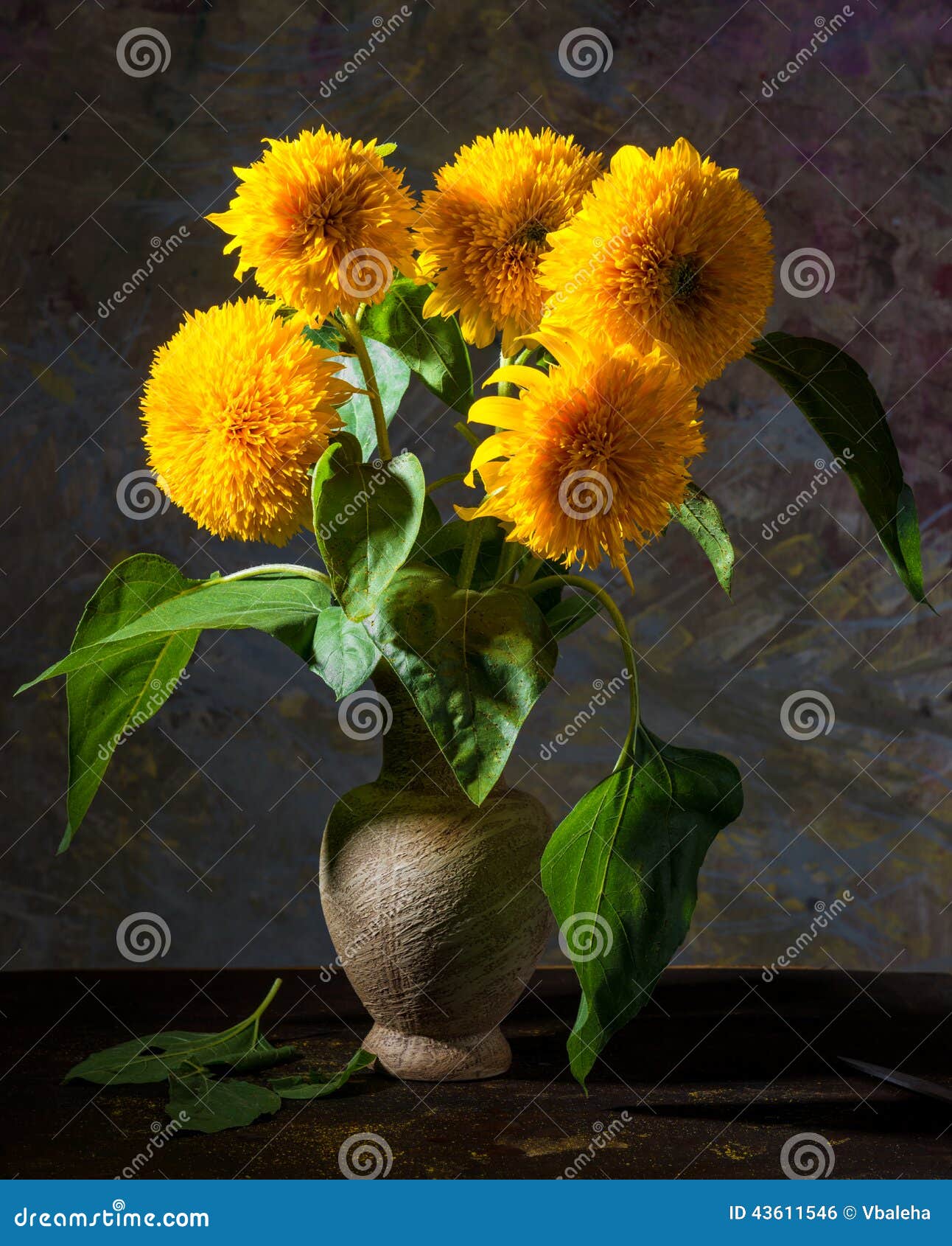 Beautiful Sunflowers in a Vase Stock Photo Image of indoors, natural