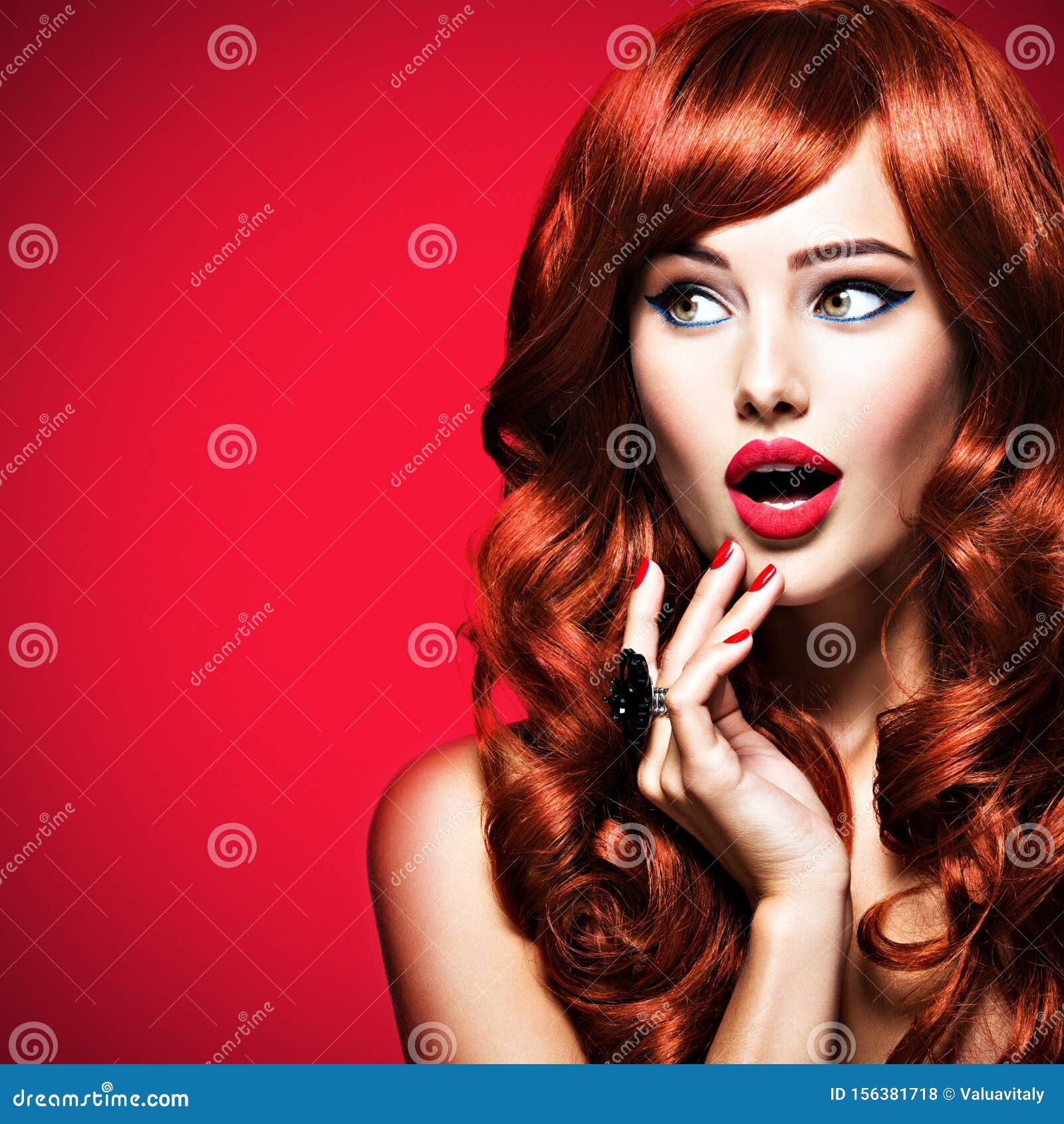 Beautiful Surprised Young Woman Very Amazing Looks Away. Red Hairstyle ...