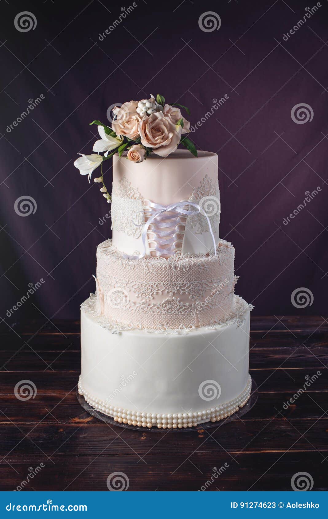 Wedding Dress Inspired Cakes | PreOwned Wedding Dresses