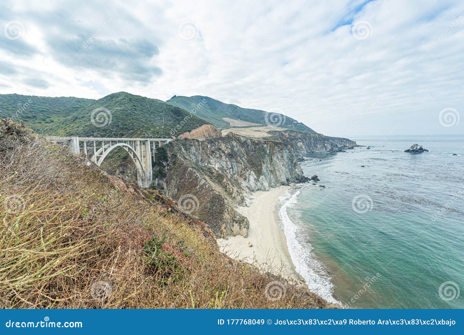 a beautiful view in  califÃÂ³rnia coast - big sur, condado de monterey, califÃÂ³rnia