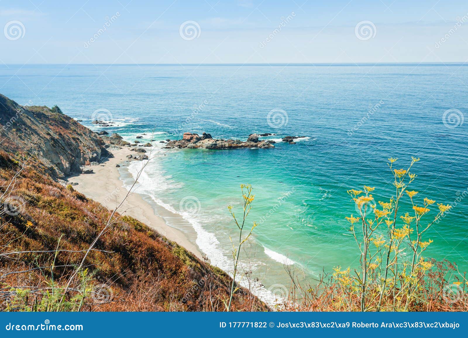 a beautiful view in  califÃÂ³rnia coast - big sur, condado de monterey, califÃÂ³rnia