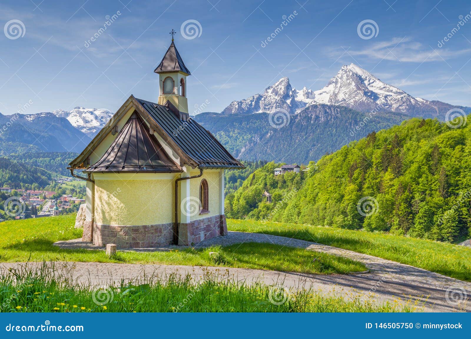 lockstein chapel with watzmann mountain in berchtesgaden, bavaria, germany