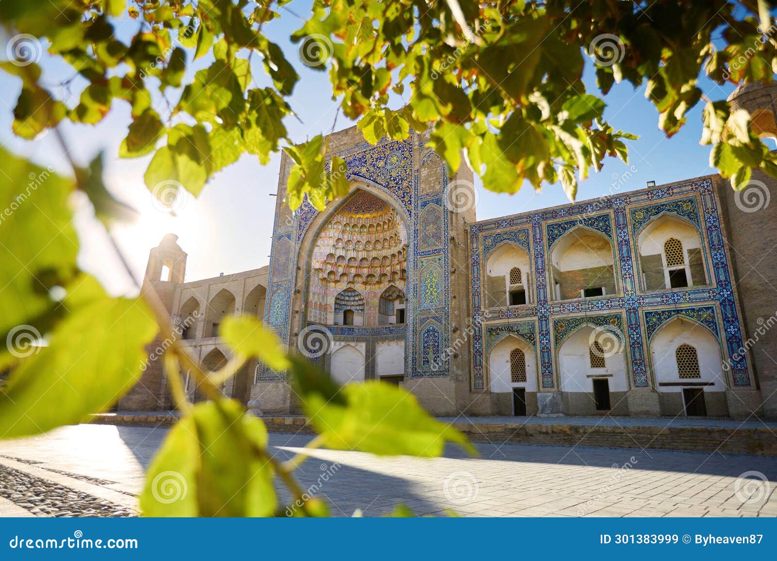 madrasah of abdulaziz khan in bukhara