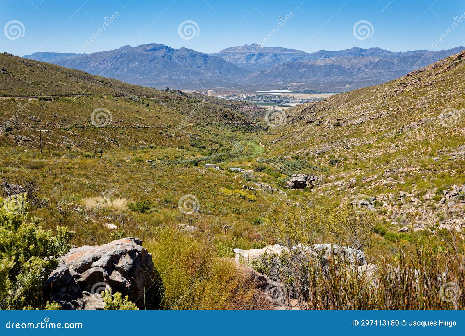 A Beautiful View from Piekenierskloof Pass Over the Valley South Africa ...