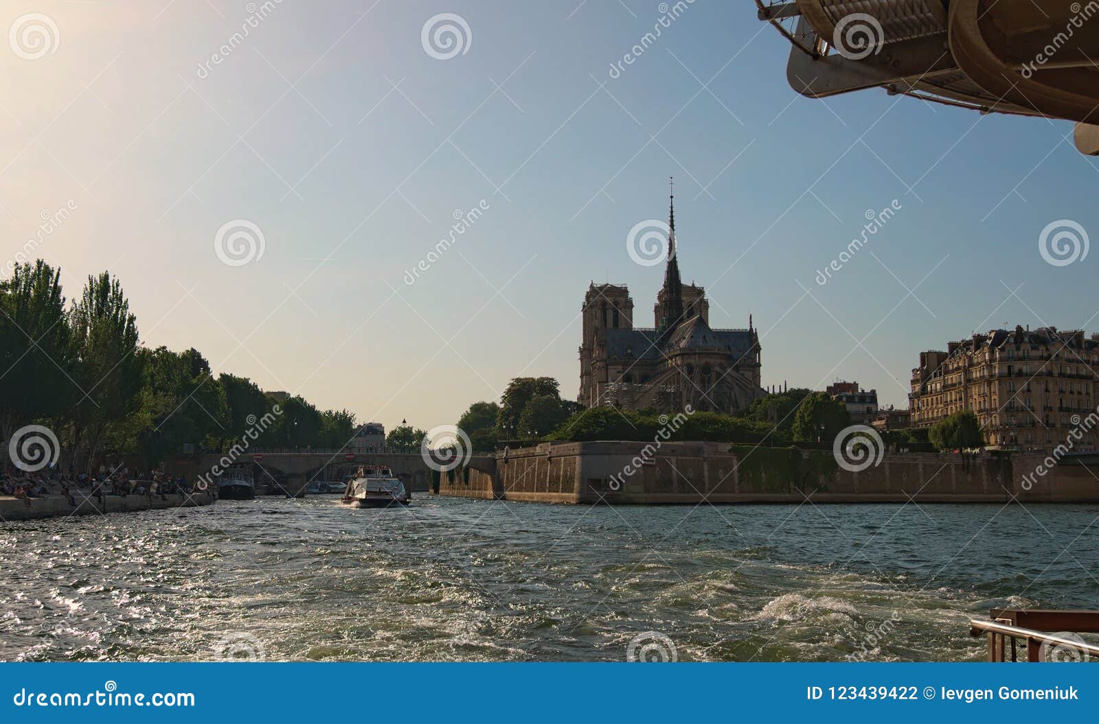 beautiful view of sqare jean xxiii and notre dame cathedral or notre-dame de paris-catholic church in the cite island, paris