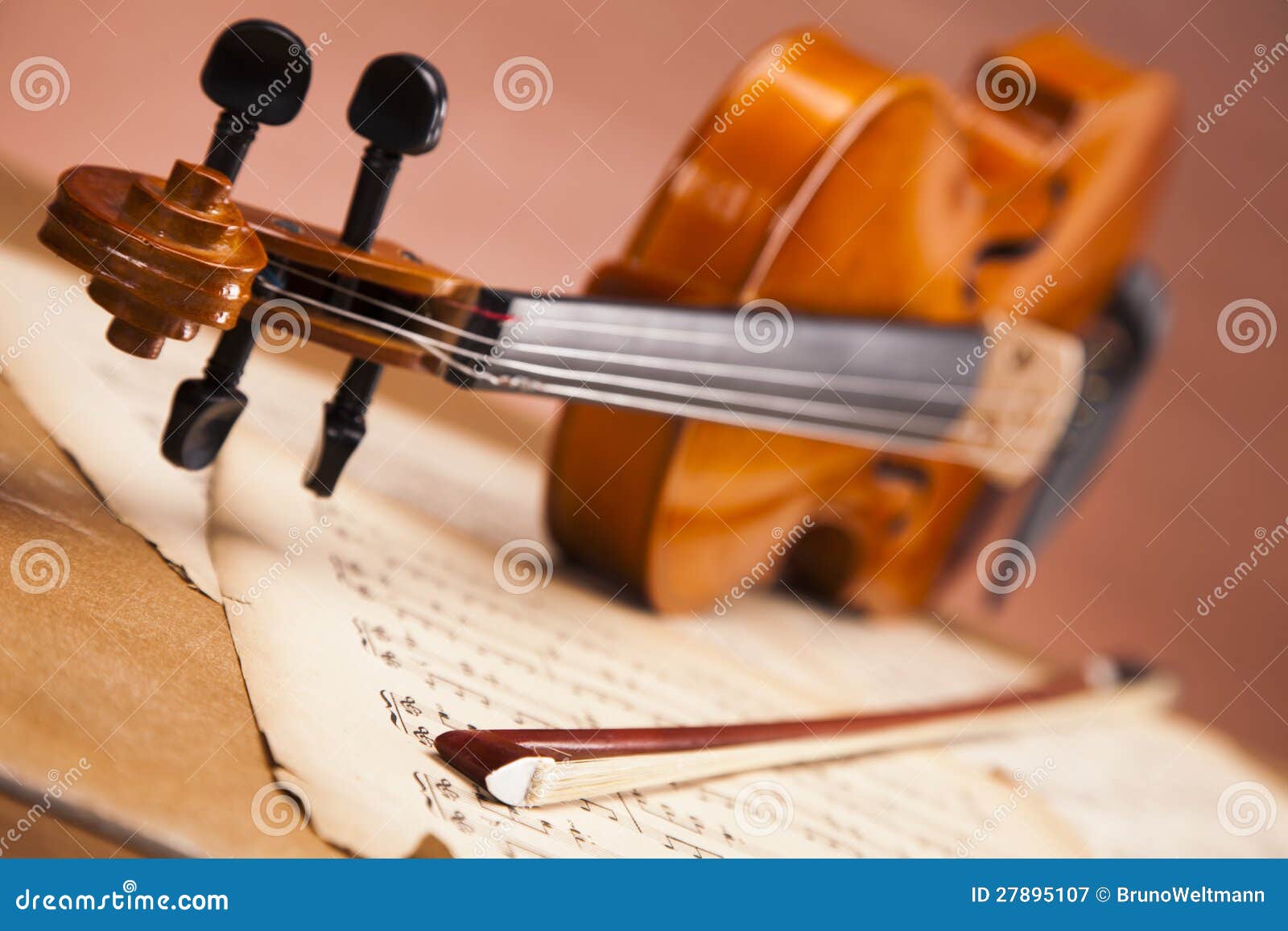 Beautiful violin! stock image. Image of valentine, retro - 27895107