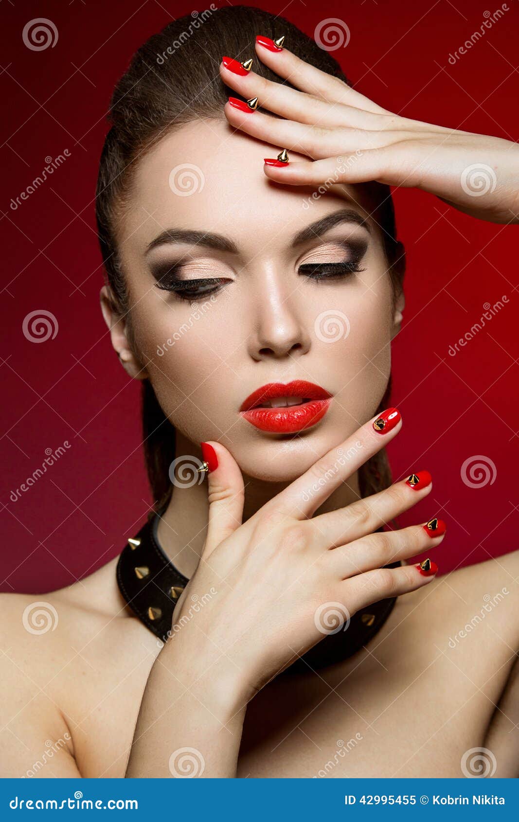Beautiful Woman With Evening Make Up And Red Nails Stock Image Image Of Hands Necklace 42995455 