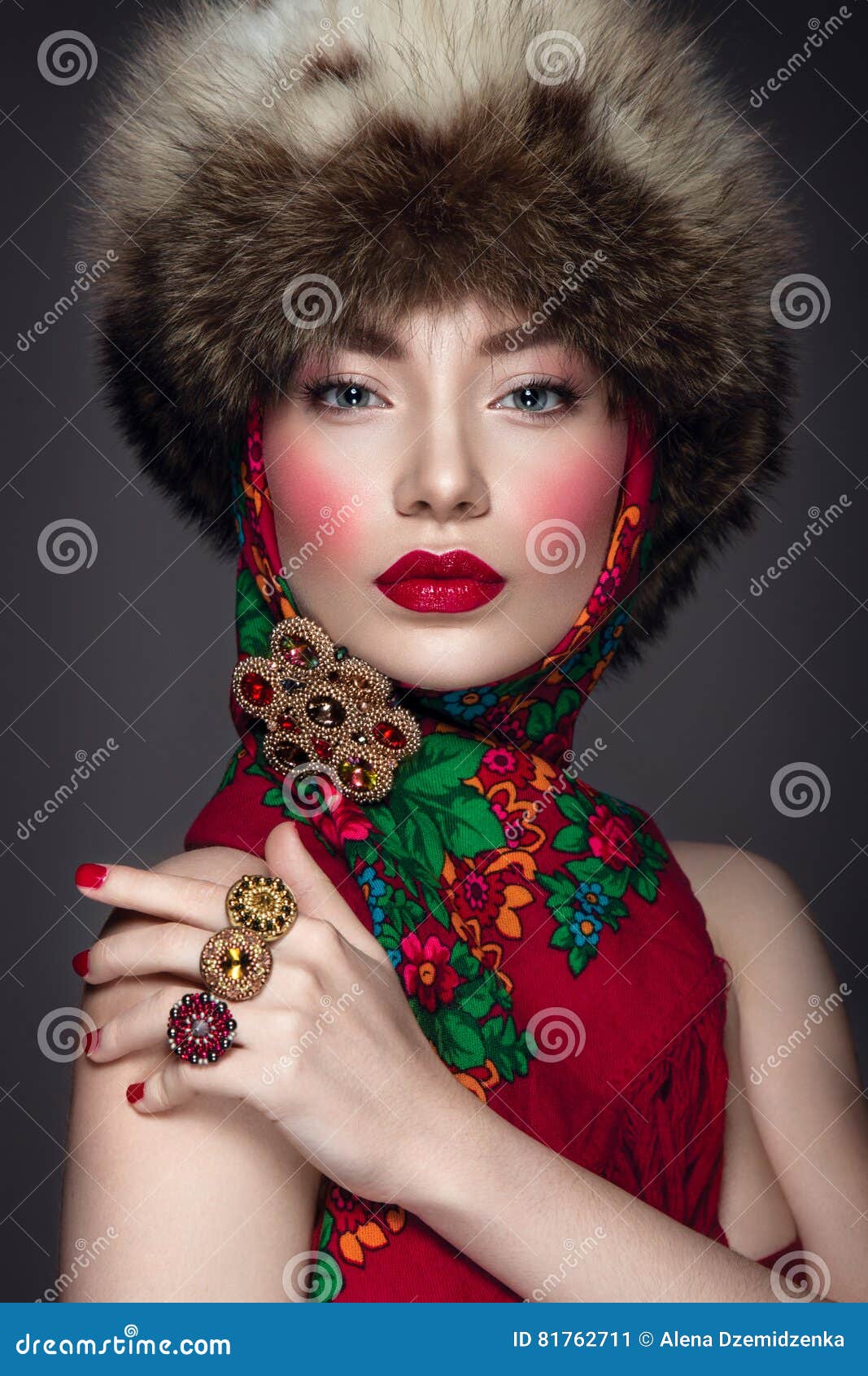 https://thumbs.dreamstime.com/z/beautiful-woman-portrait-russian-style-fur-hat-scarf-beauty-81762711.jpg