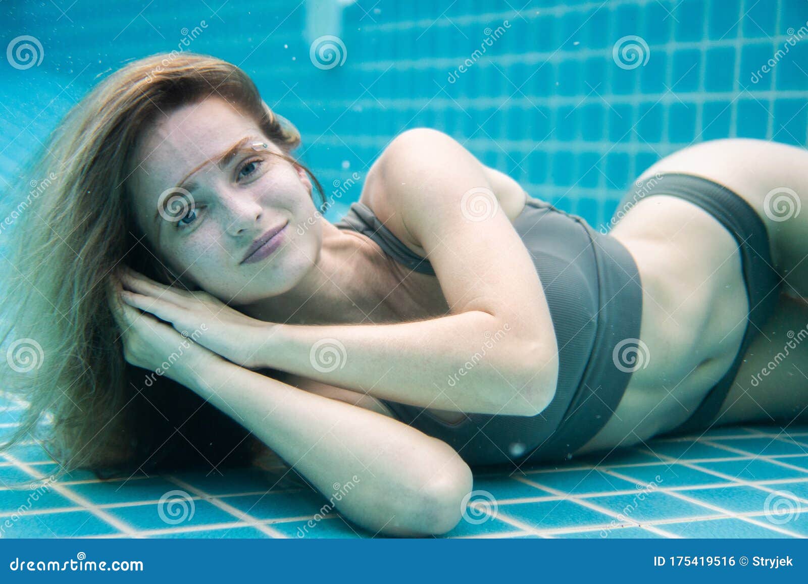 Underwater Bikini Girls