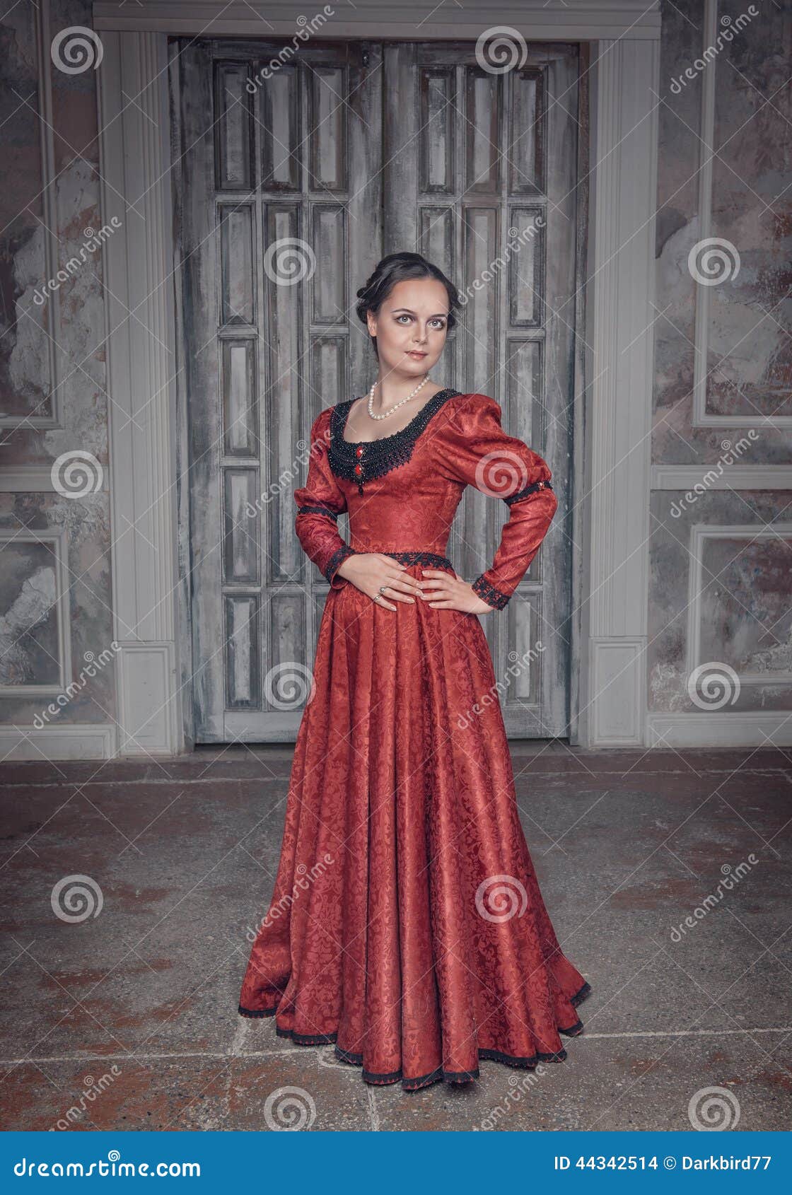 32,404 Medieval Dress Stock Photos - Free & Royalty-Free Stock Photos from  Dreamstime