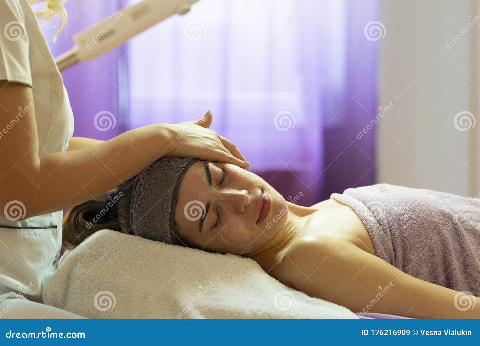 Beautiful Woman In Spa Salon Getting Face Treatment Stock Image Image