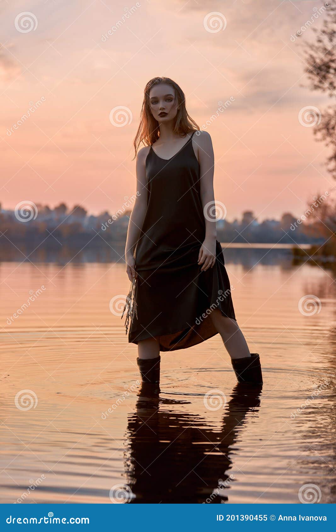 Rosie Huntington-whiteley Hot Pics Sexy Pics On Ponds