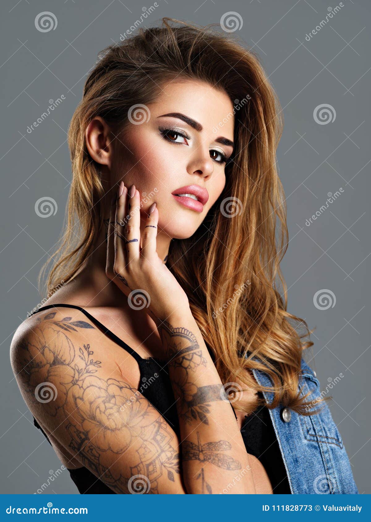 Are Tattoos Attractive on Females?