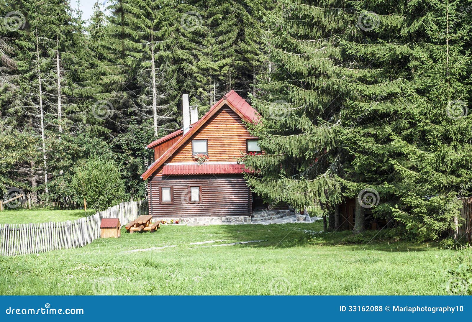 Beautiful wooden house stock photo. Image of beauty, destination 33162088