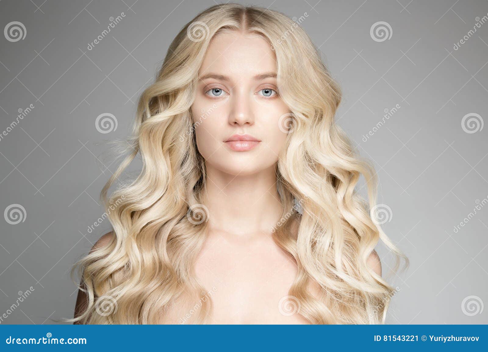 Blond Hair Artist - wide 6