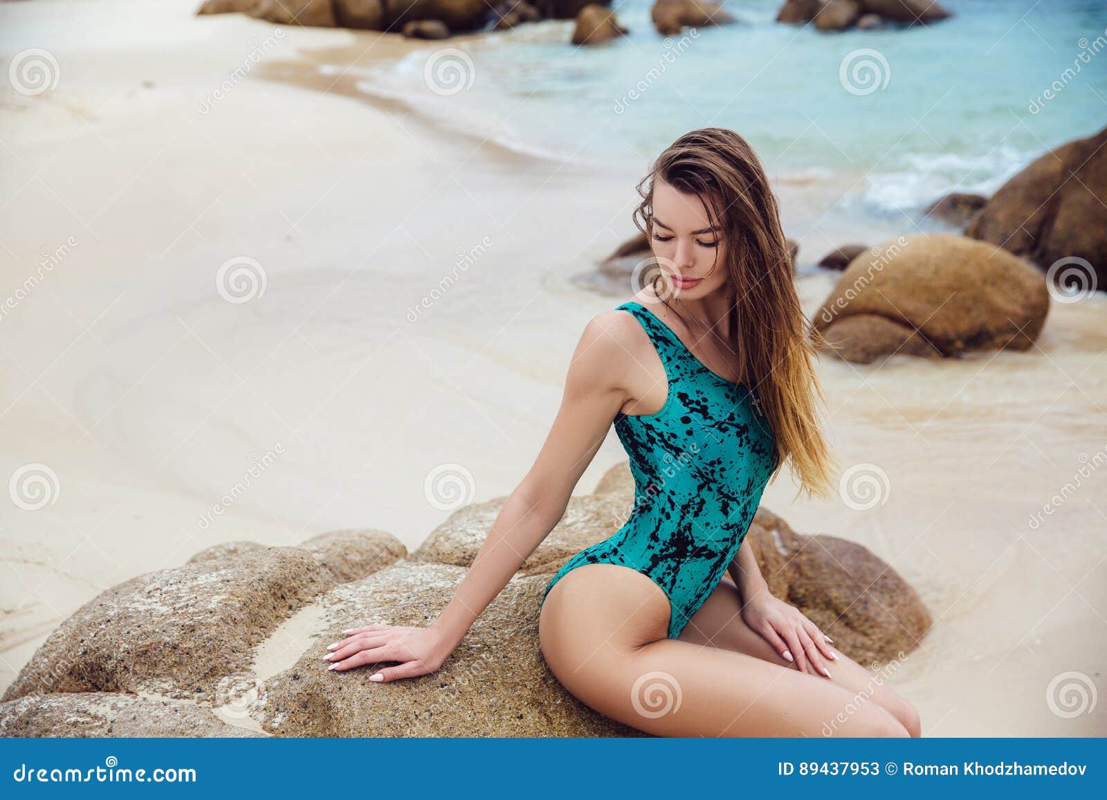 Beautiful Young Brunette Women in Blue Bikini Posing on the Beach in Turning Booty Shows voyeur 800x534 Porn Photo Hd Beautiful Young Brunette Women in Blue Bikini Posing on the Beach in Turning Booty Shows